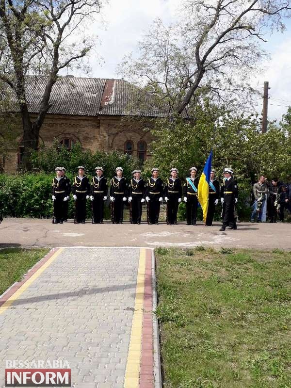 Килийский район в трауре: в Приозерном сегодня простились с погибшим на Донбассе морпехом Денисом Козьмой