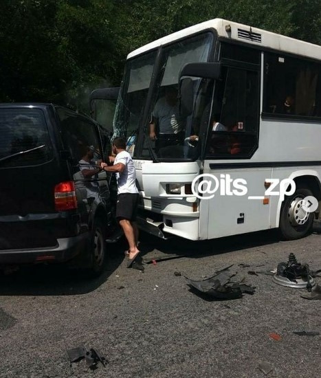 Кортеж Зеленского попал в ДТП с автобусом, который перевозил детей