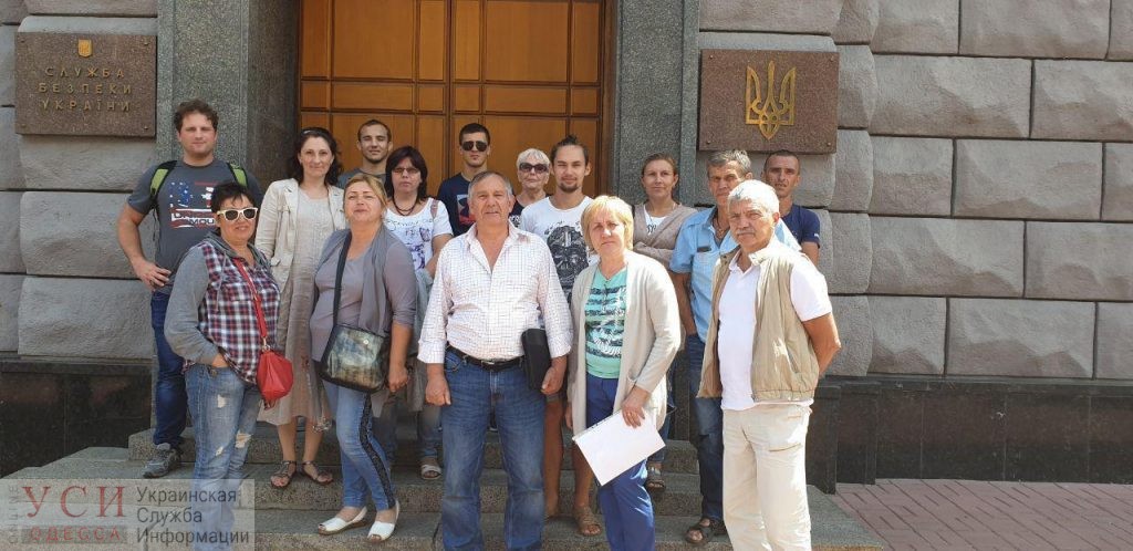 Активисты из Затоки, противостоящие застройке побережья, пикетировали Офис президента