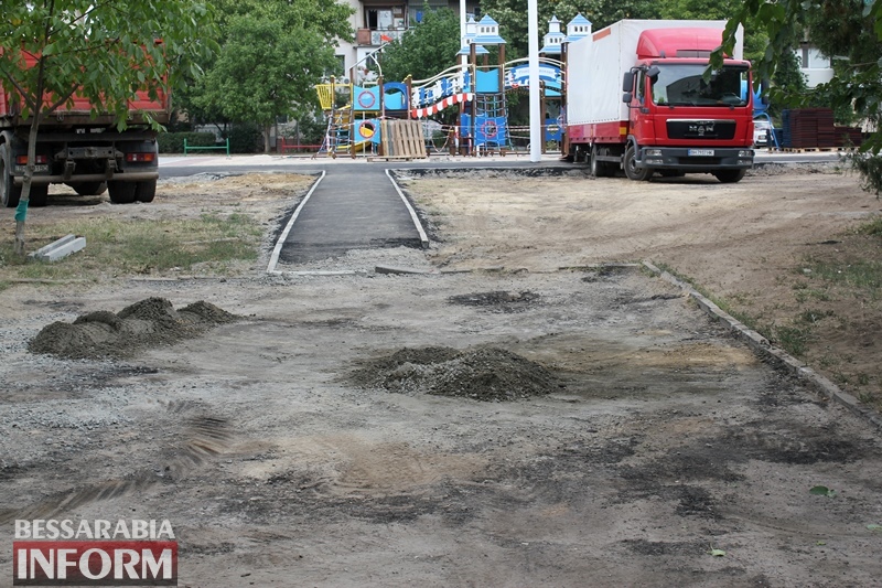 Городу моряков - тематические детские площадки: в Измаиле появился "Речной вокзал" в миниатюре