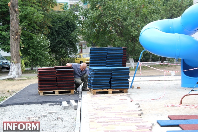 Городу моряков - тематические детские площадки: в Измаиле появился "Речной вокзал" в миниатюре