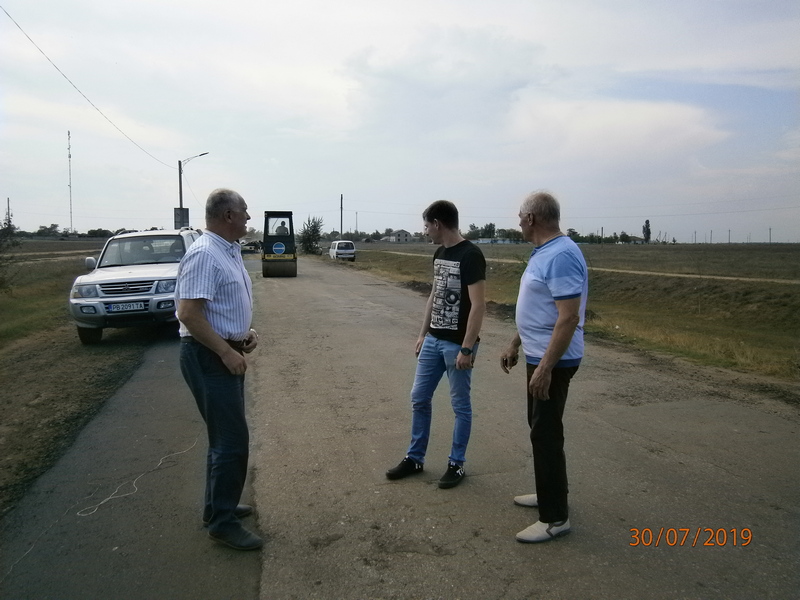 Килийский р-н: завтра должны завершиться ремонтные работы на участке дороги, которая ведет на пляж села Приморское
