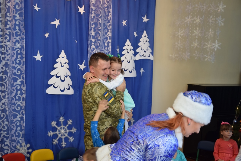 Пограничники Измаильского отряда подарили замечательный праздник деткам из дома ребенка накануне Дня Святого Николая