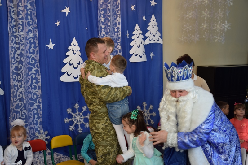 Пограничники Измаильского отряда подарили замечательный праздник деткам из дома ребенка накануне Дня Святого Николая