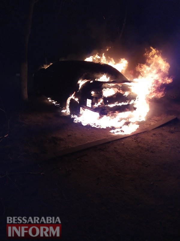 В Белгород-Днестровском ночью сгорел автомобиль местного прокурора