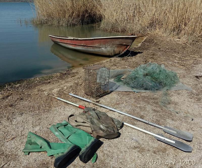 На озере Ялпуг пограничники изъяли у браконьеров более одного километра запрещенных сетей и 60 раколовок