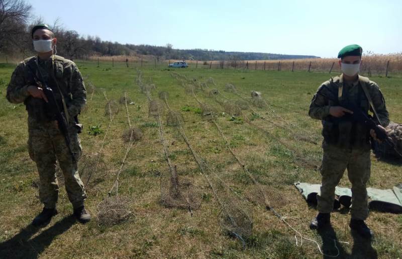 На озере Ялпуг пограничники изъяли у браконьеров более одного километра запрещенных сетей и 60 раколовок