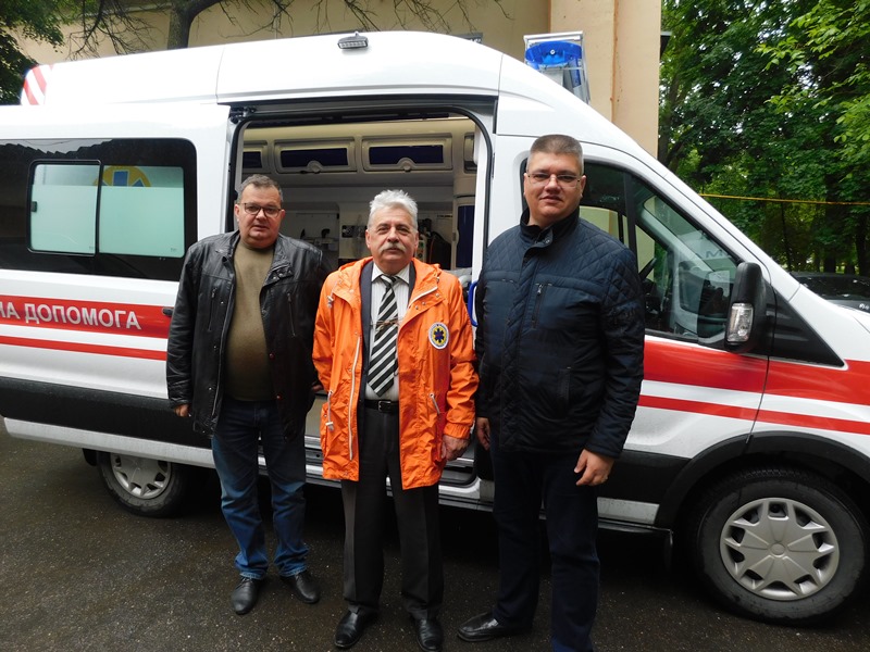 Тарутинский р-н: две современные машины скорой помощи отправились в поселки Бородино и Серпневое