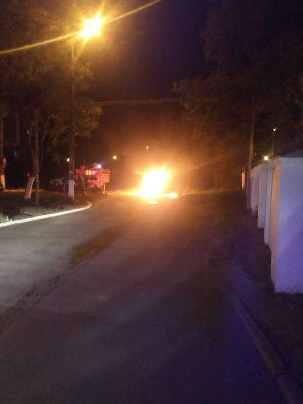 В Измаиле рано утром на одной из центральных улиц сгорел автомобиль