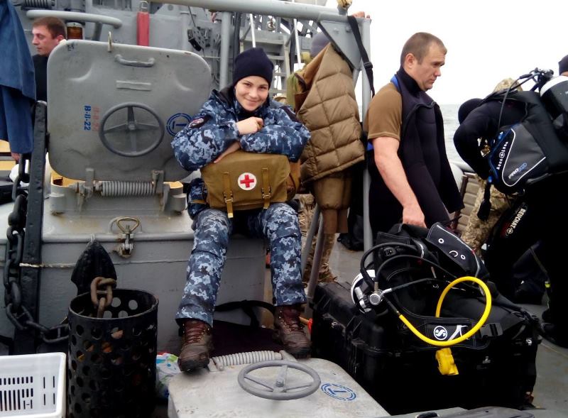 Впервые в истории украинских ВМС: девушка из Одесской области стала военным водолазом