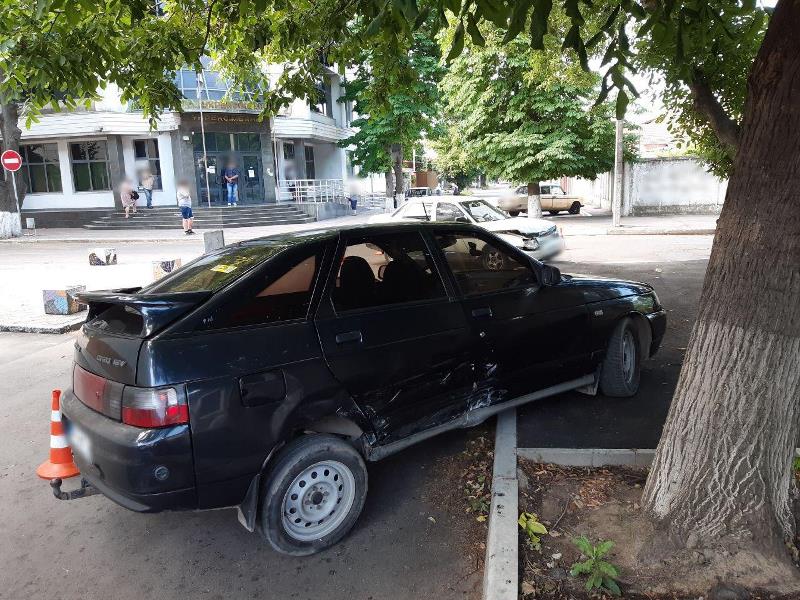Ещё одно ДТП в Измаиле: два ВАЗа не поделили дорогу - пострадала пассажирка одного из авто