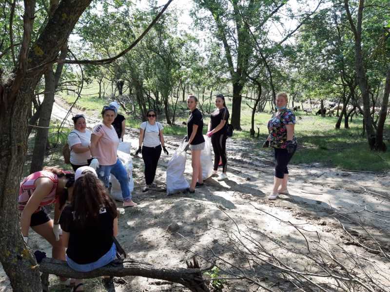 В Болградском районе от села к селу передают экологическую эстафету "За чистое село"