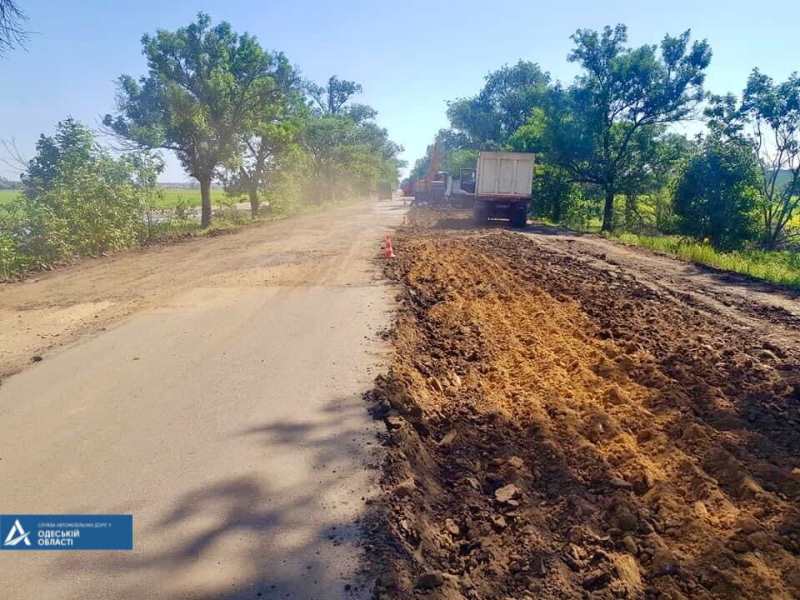 В Саратском районе начался ремонт "убитого" участка автодороги Т-16-27 КПП "Серпневое"-Тарутино-Арциз-Сарата