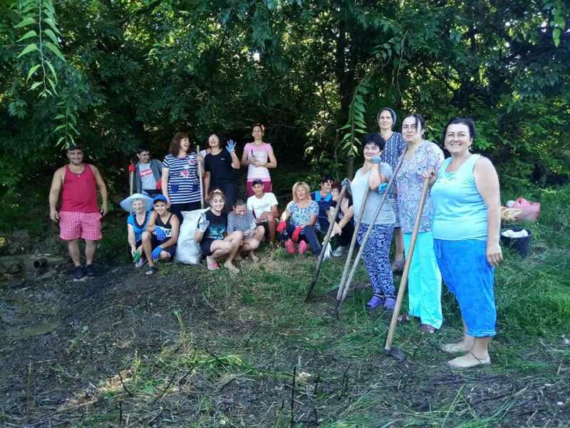 Экоэстафета в Болградском районе набирает обороты - к акции присоединились морпехи, а в Оксамитном расчистили три новых родника