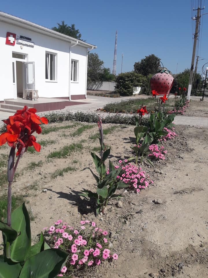 Амбулатория села Килийской ОТГ на шаг ближе к открытию - в медучреждение начали завозить мебель
