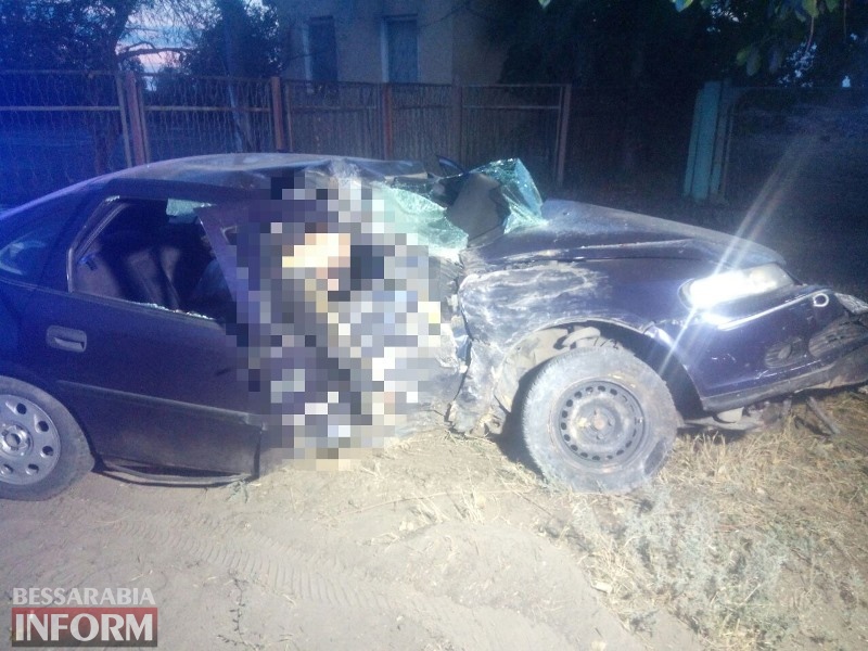 Пьяное ДТП в Шабо: тело погибшего пассажира вырезали спасатели, водитель в тяжелом состоянии