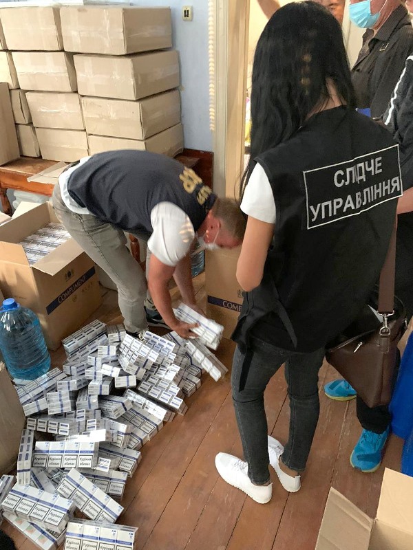 В Бессарабии пограничники выявили подпольный цех по изготовлению "палёнки" - изъято 12 т суррогатного алкоголя
