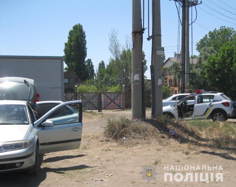 Белгород-Днестровский р-н: в курортной Затоке два иностранца пытались украсть автомобиль