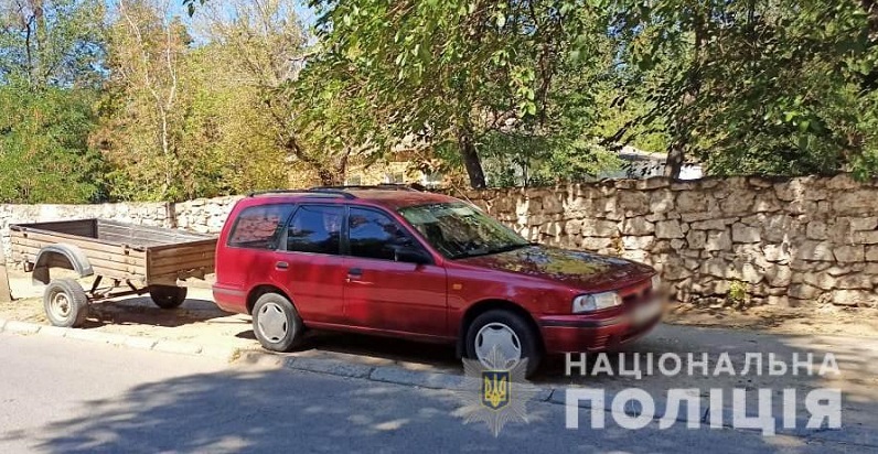 Говорит, что не заметил: в Аккермане водитель Nissan с прицепом сбил рядом со светофором мужчину и уехал с места происшествия