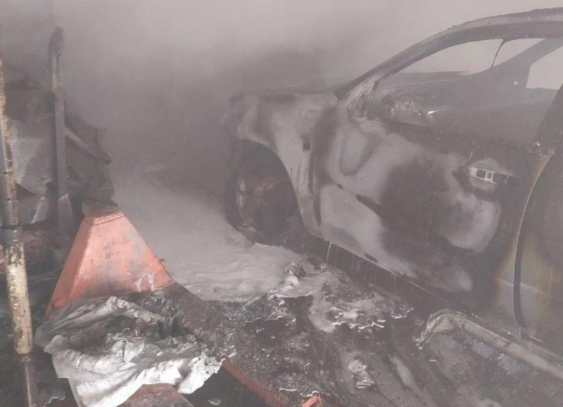 Пожар на СТО в Белгород-Днестровском районе: сгорело несколько машин