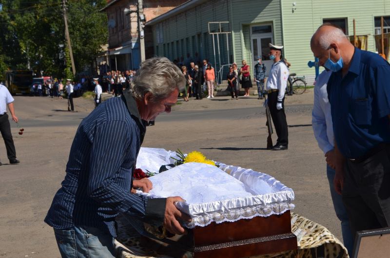 В Одесской области простились с погибшим на Донбассе морпехом