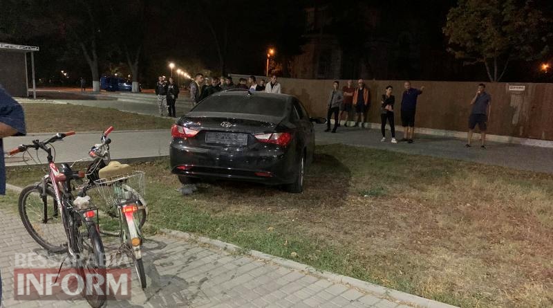 В Измаиле пьяный водитель на Hyundai протаранил "четверку" и пытался убежать с места аварии