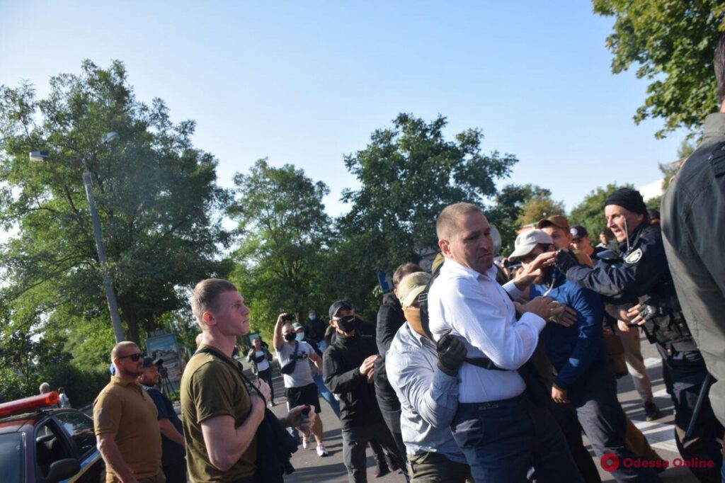 Вооруженные люди и полсотни задержанных: как в Одессе ОПЗЖ готовится к партийной конференции (ОБНОВЛЕНО)