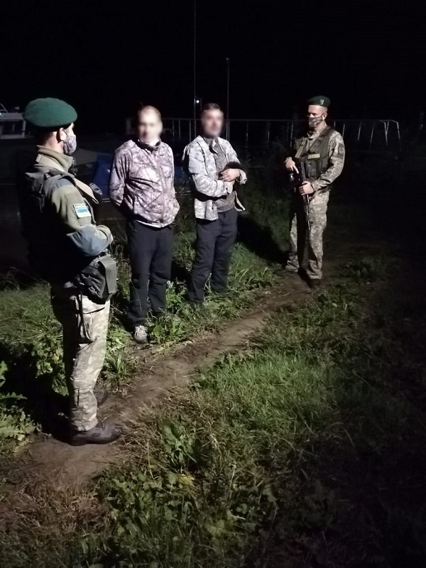 Заблудились и "случайно" попали на территорию Украины: измаильские пограничники задержали на Дунае румынских рыбаков