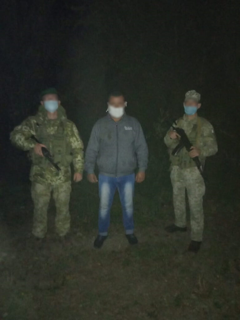 Ночью и полями – в Молдову: измаильские пограничники остановили нарушителя