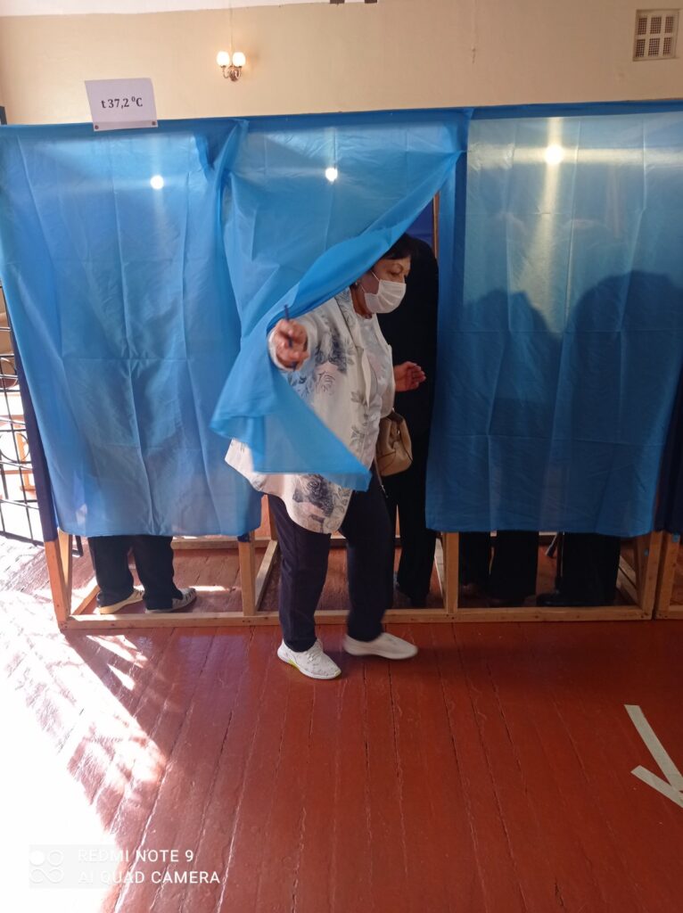 Подсчеты на подоконнике, "парное" голосование и потерянные протоколы: какие нарушения были зафиксированы на выборах в Бессарабии