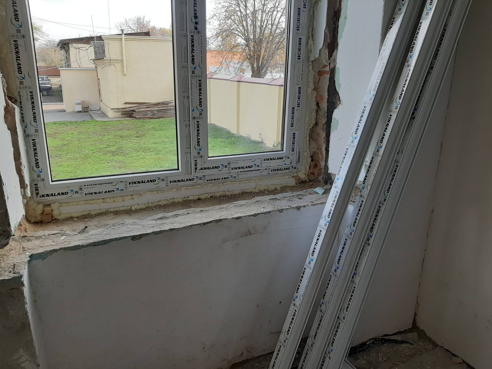 Что происходит в приемном отделении Измаильской горбольницы и когда сдадут долгострои: прибывшему из Одессы руководству ОГА показали объекты