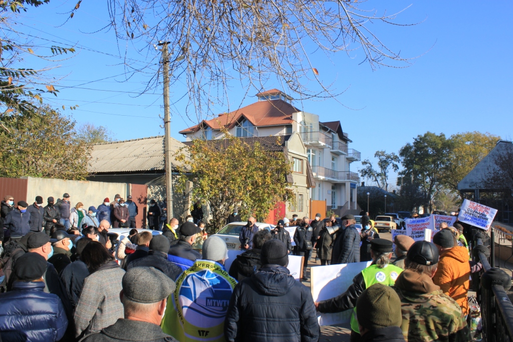 В Измаиле митинговали против передачи флота УДП в Венгрию