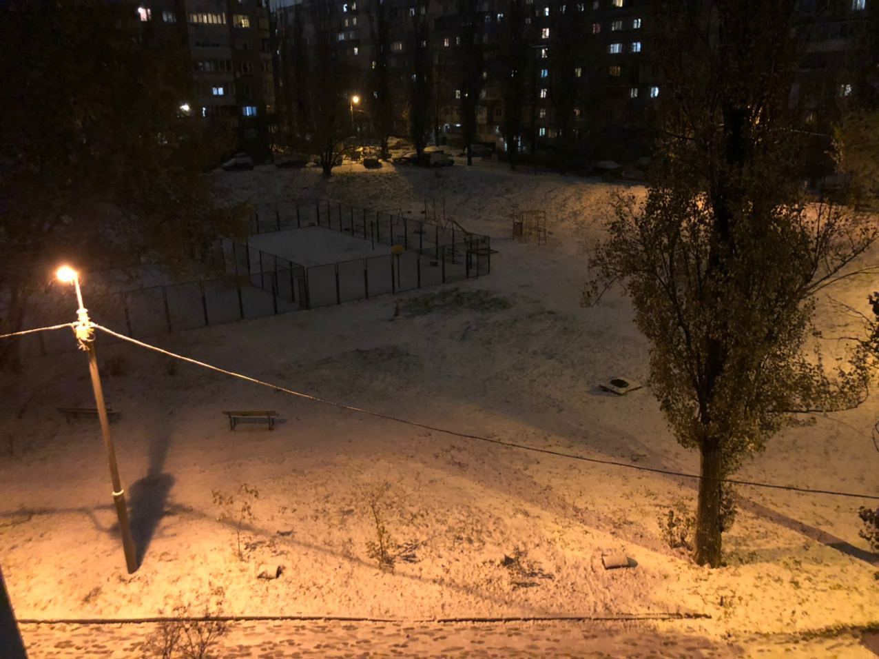 Столицу Украины засыпало снегом (сказочные фото)