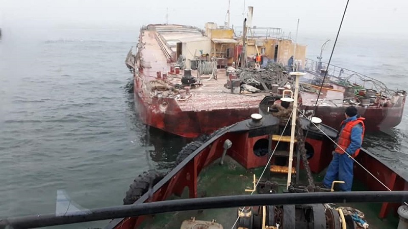 Терпящую бедствие баржу "МБ-2" отбуксировали в Одесский порт