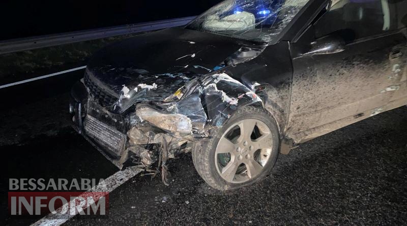 На трассе Одесса-Рени Opel влетел в заглохшую "семерку": одна женщина погибла, трое мужчин пострадали (обновлено)