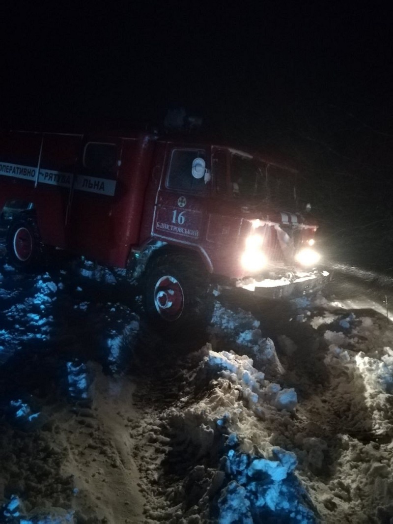 В Белгород-Днестровском и районе почти две сотни человек стали заложниками стихии: на помощь пришли спасатели