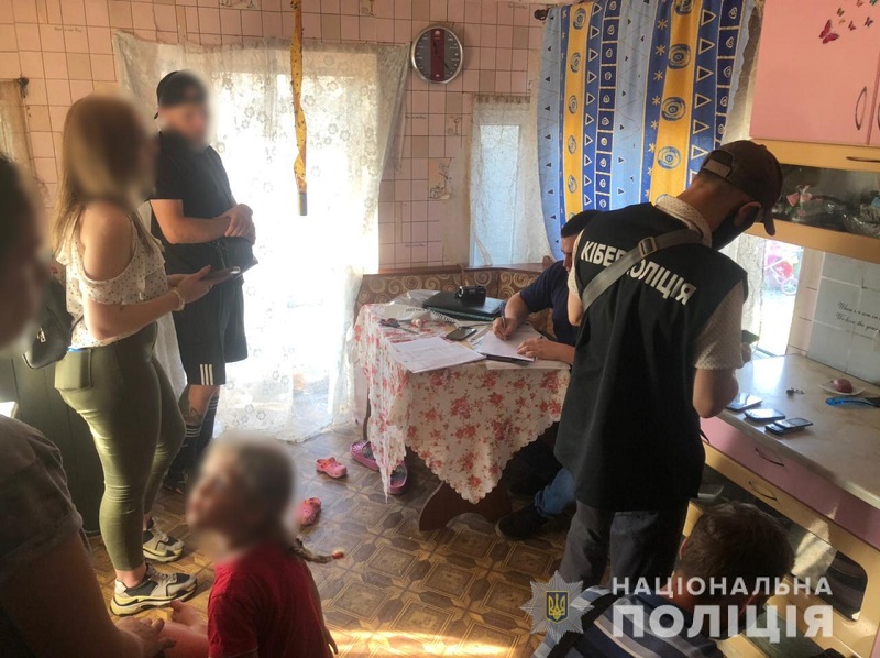 Продавала несуществующие детские товары: в Одесской области разоблачили интернет-мошенницу