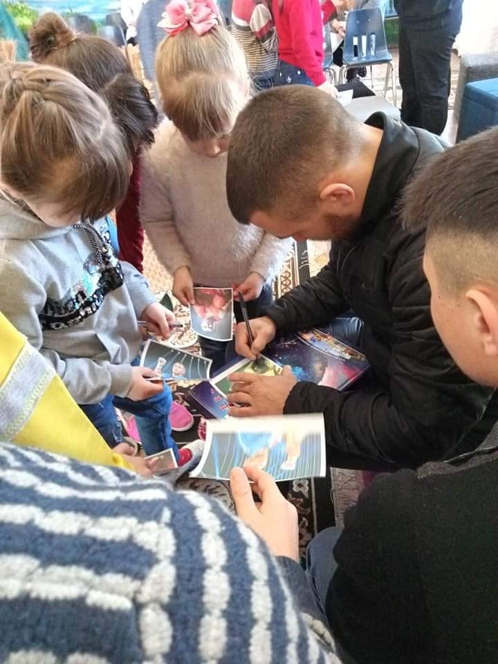 Василий Ломаченко посетил Центр реабилитации детей в Белгороде-Днестровском