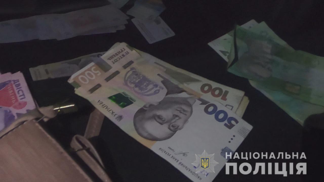 Полиция задержала двух мошенниц, "охотавшихся" в Одесской области на доверчивых пенсионеров