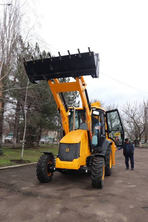 Автопарк арцизских коммунальщиков пополнился новым экскаватором за 2 млн. грн.