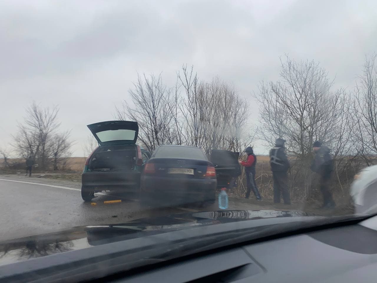 На транзитном участке трассы Одесса-Рени Fiat выехал на "встречку" и столкнулся с Audi, есть пострадавший