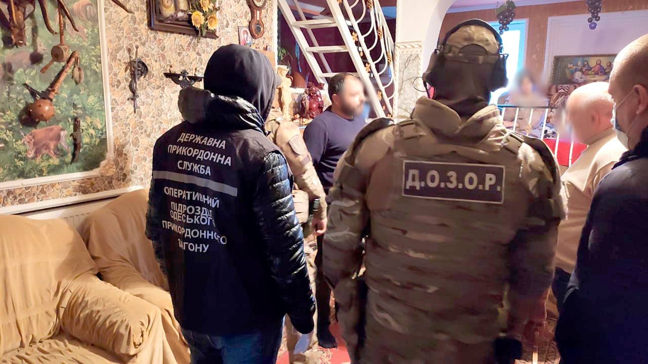 «Путешествие по Европе» за 300 евро: ромы-аферисты из Одесской области вывезли во Францию больше сотни своих соплеменников