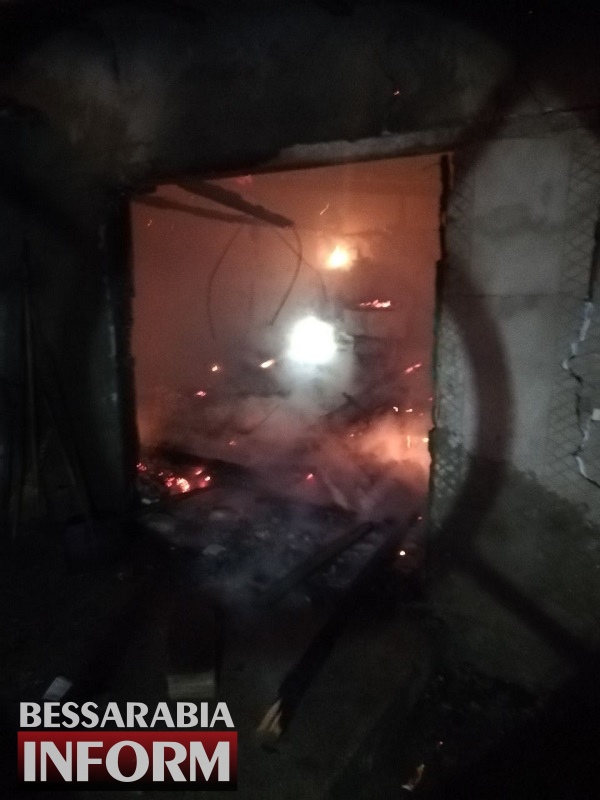 Утеплились камышом: сильный пожар оставил без крыши над головой многодетную семью в Белгород-Днестровском районе