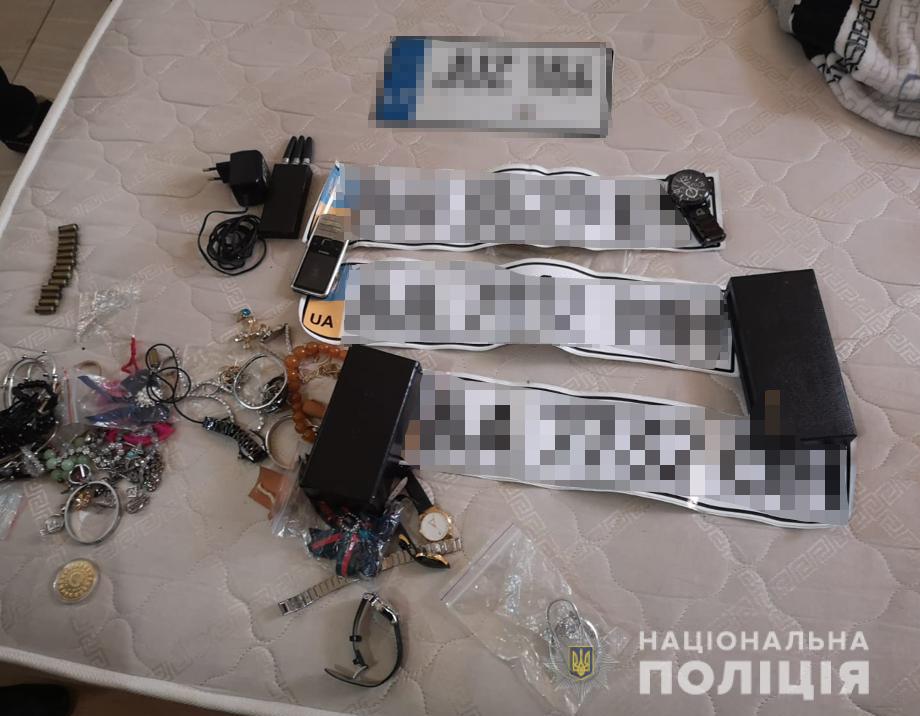 "Откройте дверь, полиция": в Одессе правоохранители нагрянули с обысками к более чем 10 представителям криминалитета