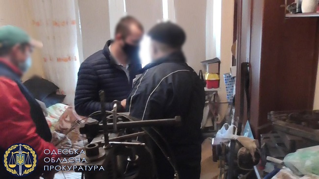 По 350 долларов за штуку: в Одессе задержан мужчина, переделывавший стартовые пистолеты в боевые