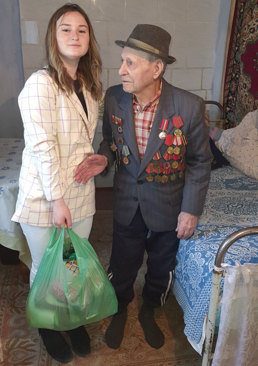 Почетный гражданин Килийской громады Марк Дубовой традиционно поздравил ветеранов и многодетных мам