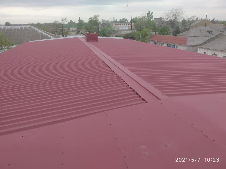 На здании спортзала килийской школы заменили крышу