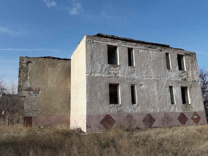 Руины бывшего детского санатория в курортной Сергеевке выставили на аукцион за 6 млн гривен