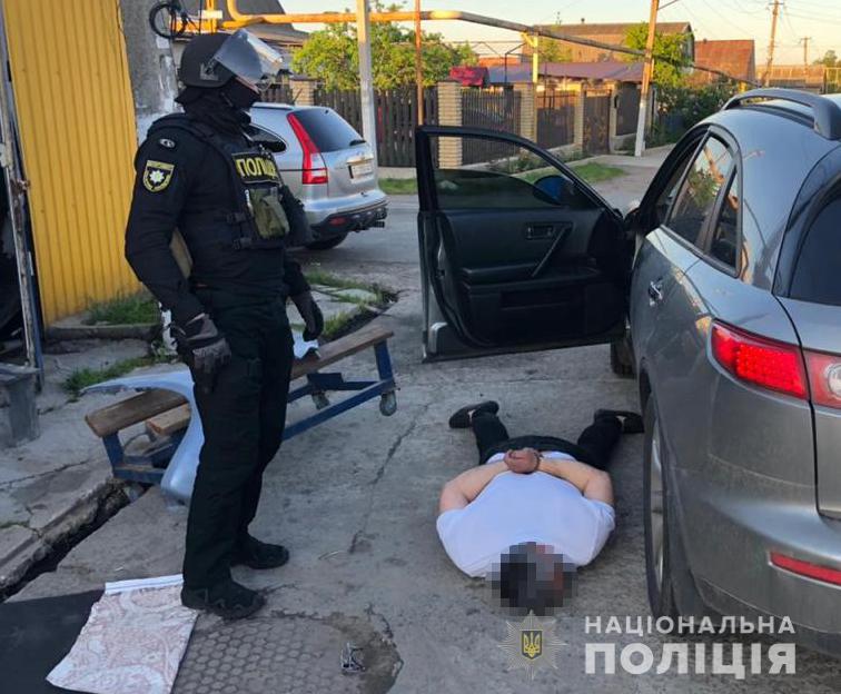 В Одесской области полиция задержала "смотрящего" и его сообщника, которые выколачивали из бизнесменов несуществующие долги