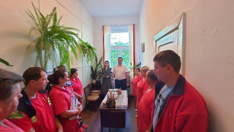 В Килии ко Дню медика прошла поздравительная акция городского совета совместно с почетным гражданином Марком Дубовым